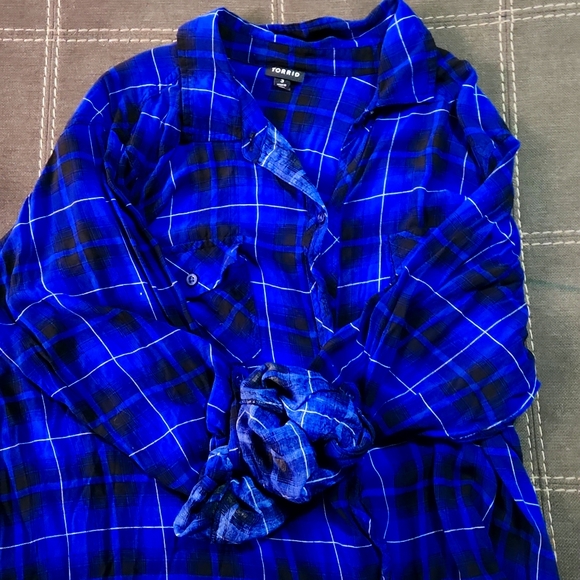 torrid Tops - Torrid button down size 3